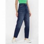 WOMEN'S TAPERED JEANS
